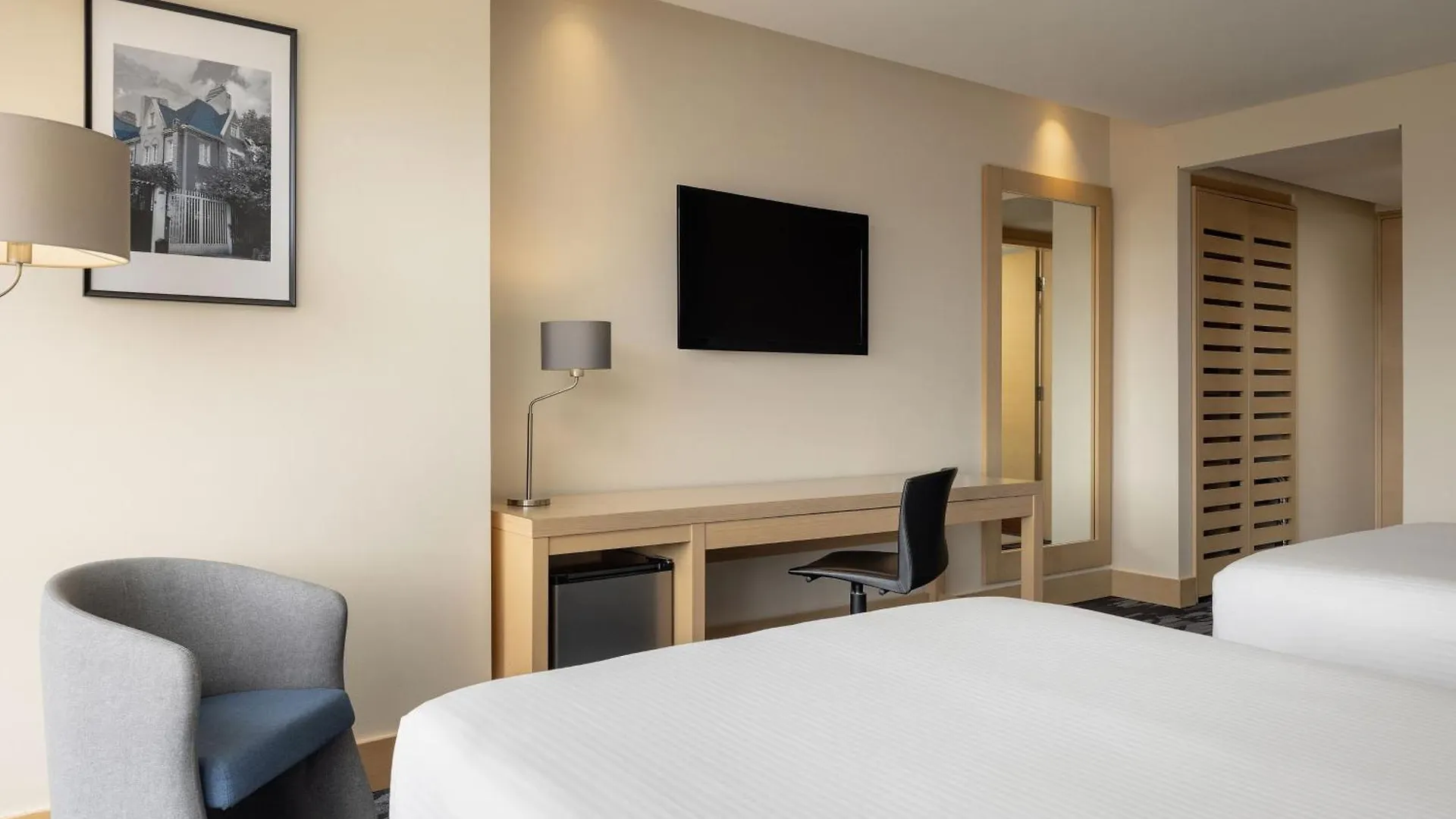 Fairfield By Marriott Bogota Embajada Hotel