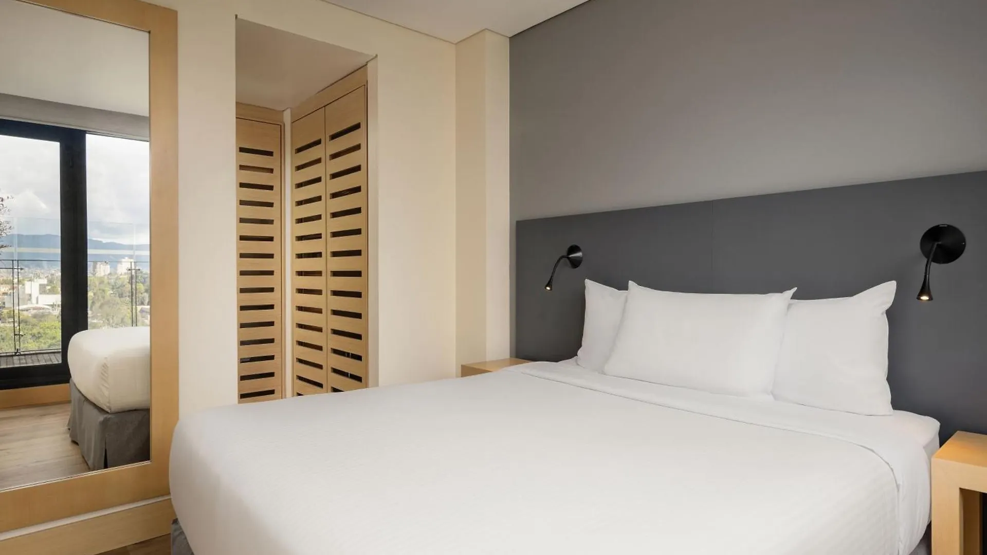Fairfield By Marriott Bogota Embajada Hotel