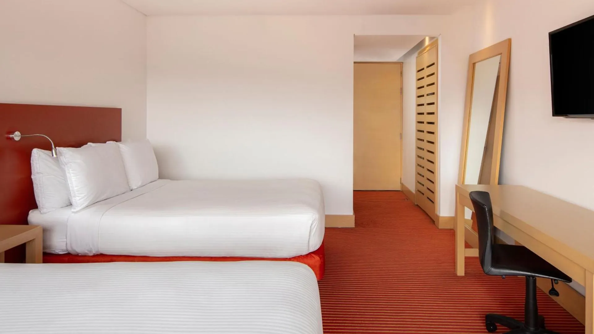 Fairfield By Marriott Bogota Embajada Hotel 4*,