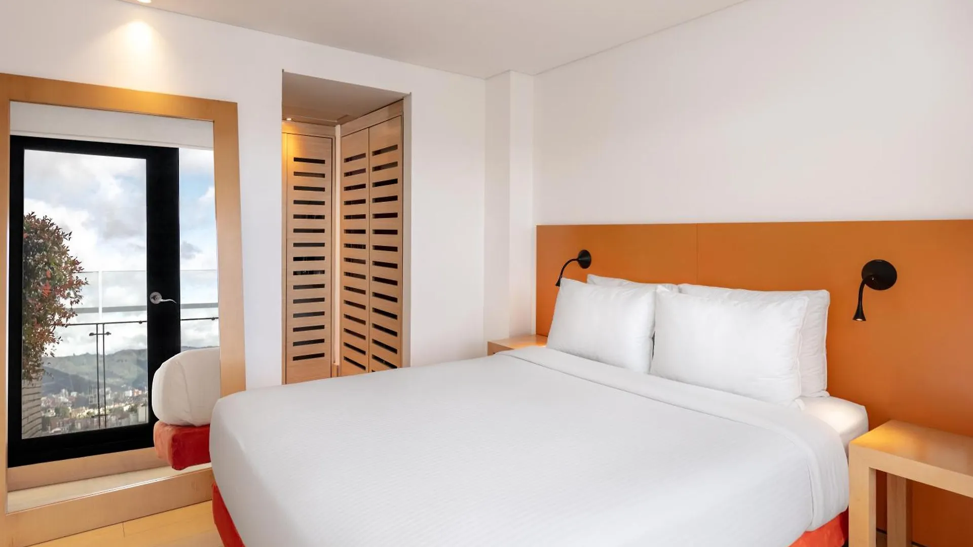 Fairfield By Marriott Bogota Embajada Hotel