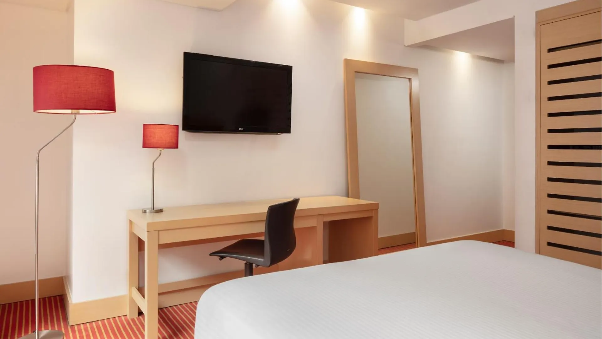 Fairfield By Marriott Bogota Embajada Hotel