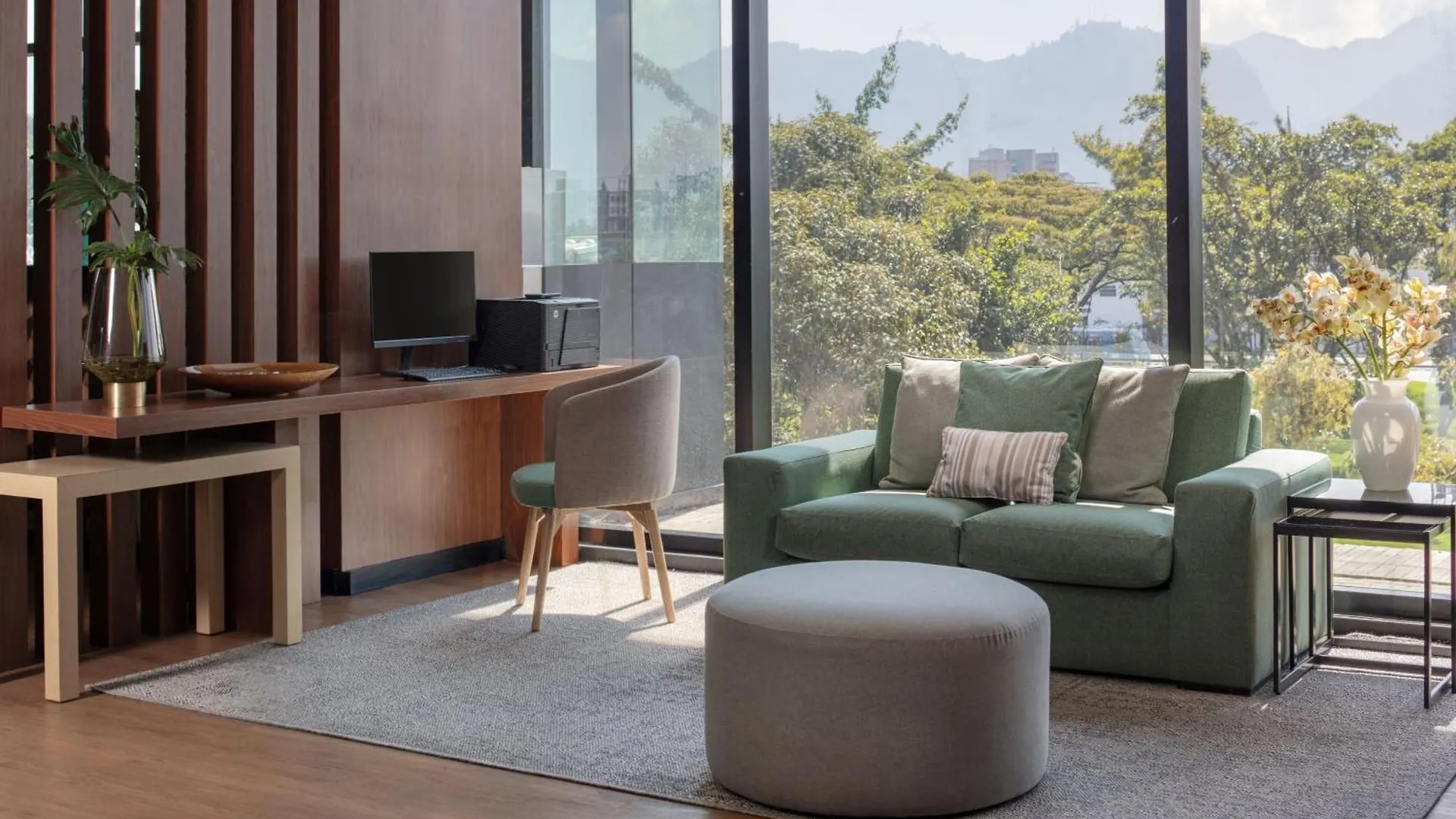 Fairfield By Marriott Bogota Embajada Hotel