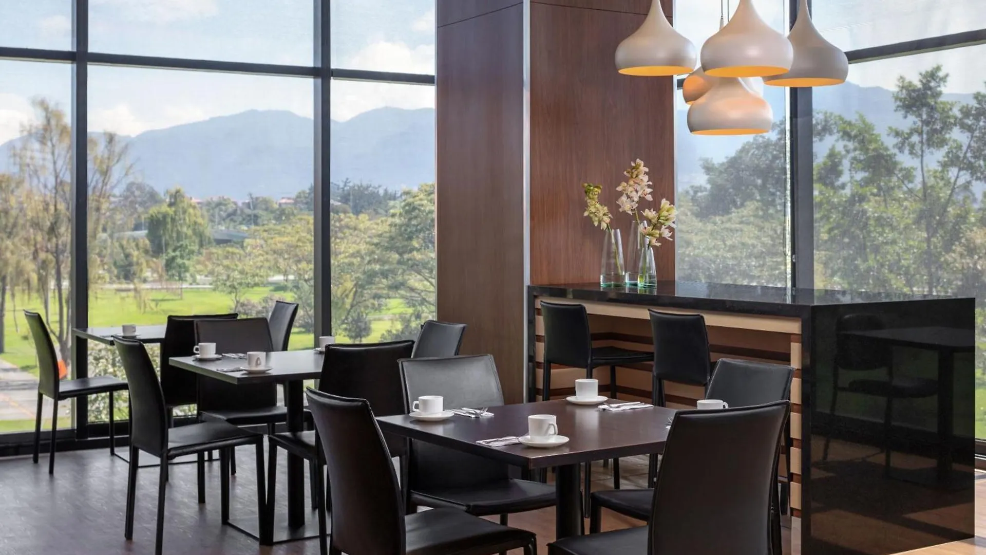 Fairfield By Marriott Bogota Embajada Hotel